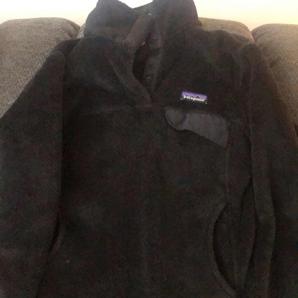 Black fuzzy Patagonia quarter zip